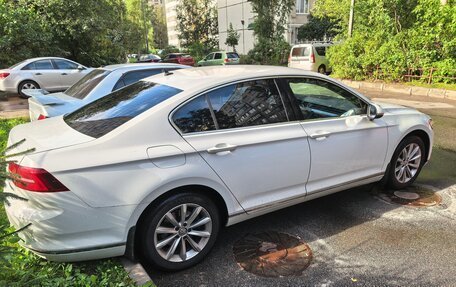 Volkswagen Passat B8 рестайлинг, 2015 год, 1 620 000 рублей, 2 фотография