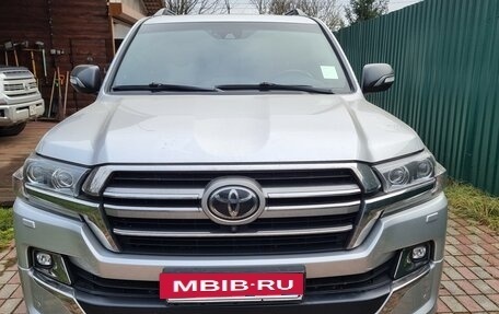 Toyota Land Cruiser 200, 2019 год, 7 300 000 рублей, 2 фотография