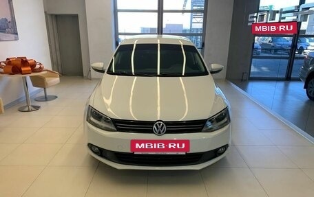 Volkswagen Jetta VI, 2013 год, 1 200 000 рублей, 2 фотография