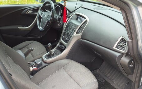 Opel Astra J, 2011 год, 560 000 рублей, 12 фотография