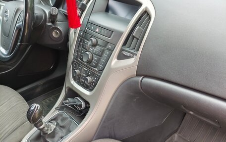 Opel Astra J, 2011 год, 560 000 рублей, 13 фотография