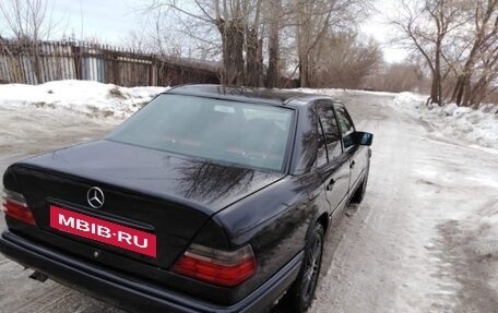 Mercedes-Benz W124, 1987 год, 500 000 рублей, 2 фотография