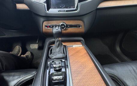 Volvo XC90 II рестайлинг, 2018 год, 3 050 000 рублей, 5 фотография