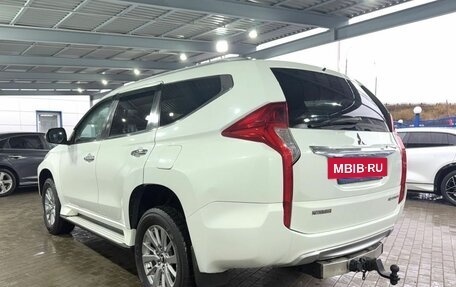 Mitsubishi Pajero Sport III рестайлинг, 2017 год, 2 699 000 рублей, 3 фотография