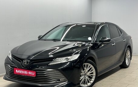 Toyota Camry, 2018 год, 2 850 000 рублей, 1 фотография