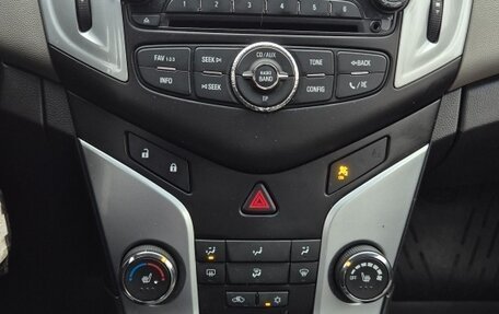 Chevrolet Cruze II, 2013 год, 680 000 рублей, 3 фотография