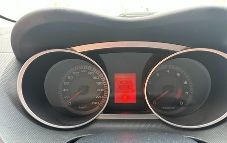 Mitsubishi Outlander III рестайлинг 3, 2007 год, 725 000 рублей, 4 фотография