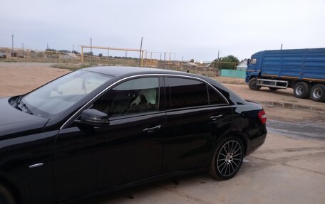 Mercedes-Benz E-Класс, 2012 год, 1 350 000 рублей, 3 фотография