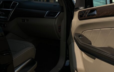 Mercedes-Benz GL-Класс, 2013 год, 3 200 000 рублей, 22 фотография