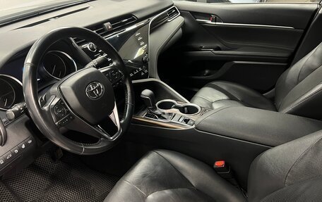 Toyota Camry, 2018 год, 2 850 000 рублей, 9 фотография