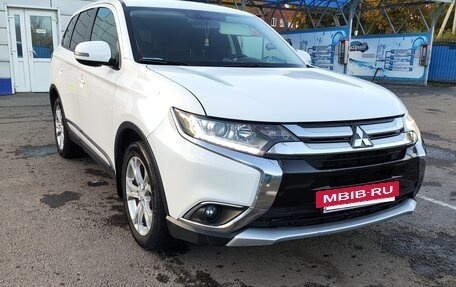Mitsubishi Outlander III рестайлинг 3, 2017 год, 1 740 000 рублей, 5 фотография