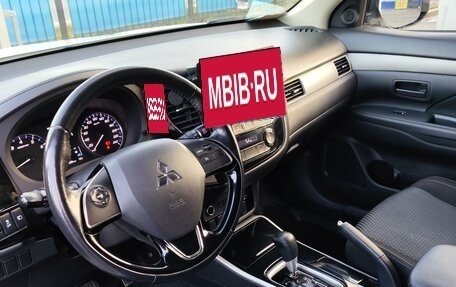 Mitsubishi Outlander III рестайлинг 3, 2017 год, 1 740 000 рублей, 6 фотография