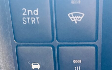 Toyota Land Cruiser Prado 150 рестайлинг 2, 2015 год, 3 350 000 рублей, 39 фотография