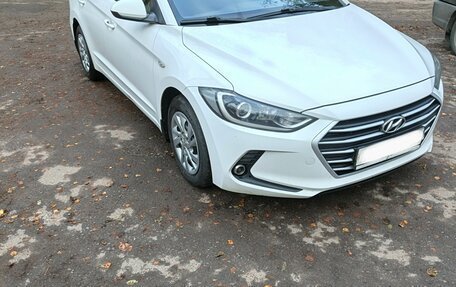 Hyundai Elantra VI рестайлинг, 2017 год, 1 200 000 рублей, 2 фотография