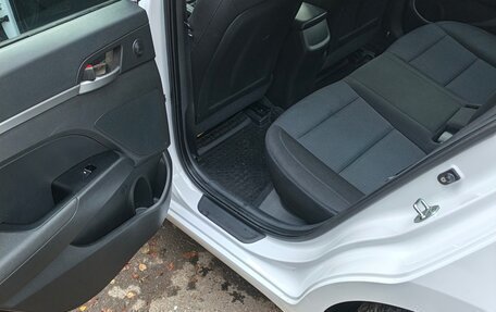 Hyundai Elantra VI рестайлинг, 2017 год, 1 200 000 рублей, 7 фотография