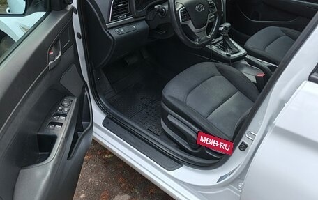 Hyundai Elantra VI рестайлинг, 2017 год, 1 200 000 рублей, 4 фотография