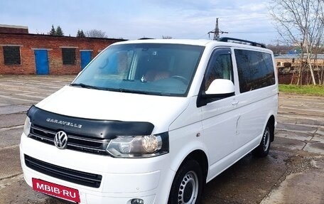 Volkswagen Caravelle T5, 2013 год, 2 650 000 рублей, 2 фотография