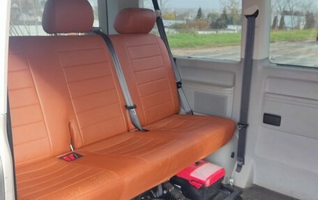 Volkswagen Caravelle T5, 2013 год, 2 650 000 рублей, 6 фотография