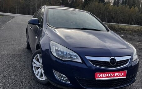 Opel Astra J, 2010 год, 440 000 рублей, 1 фотография