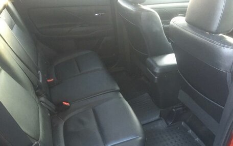 Mitsubishi Outlander III рестайлинг 3, 2014 год, 1 500 000 рублей, 18 фотография