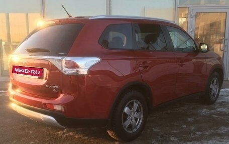 Mitsubishi Outlander III рестайлинг 3, 2014 год, 1 500 000 рублей, 15 фотография