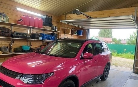 Mitsubishi Outlander III рестайлинг 3, 2014 год, 1 500 000 рублей, 8 фотография