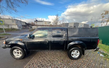 Nissan NP300, 2012 год, 1 100 000 рублей, 2 фотография