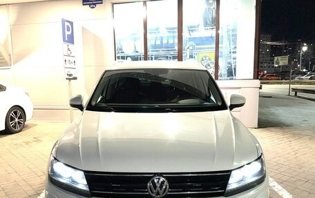 Volkswagen Tiguan II, 2017 год, 2 300 000 рублей, 1 фотография