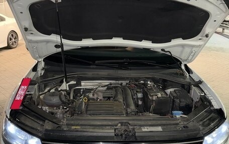 Volkswagen Tiguan II, 2017 год, 2 300 000 рублей, 2 фотография