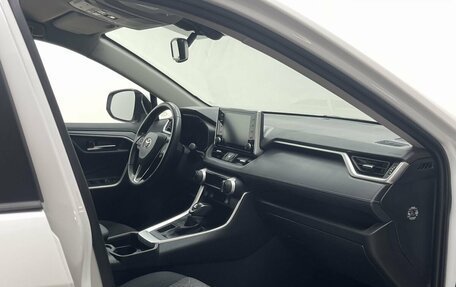 Toyota RAV4, 2020 год, 3 520 000 рублей, 12 фотография