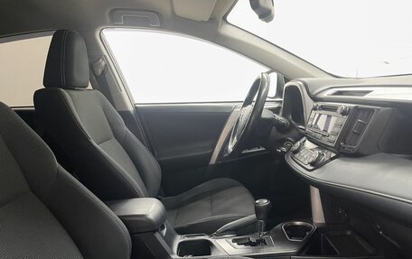 Toyota RAV4, 2018 год, 2 420 000 рублей, 10 фотография