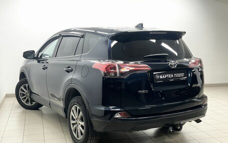 Toyota RAV4, 2018 год, 2 420 000 рублей, 6 фотография