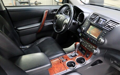 Toyota Highlander III, 2011 год, 1 700 000 рублей, 8 фотография