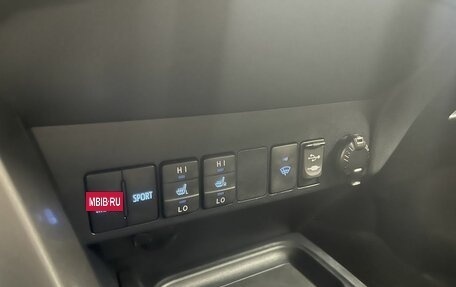 Toyota RAV4, 2018 год, 2 420 000 рублей, 14 фотография