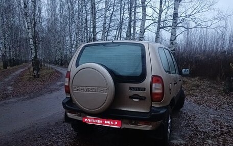 Chevrolet Niva I рестайлинг, 2004 год, 239 990 рублей, 4 фотография