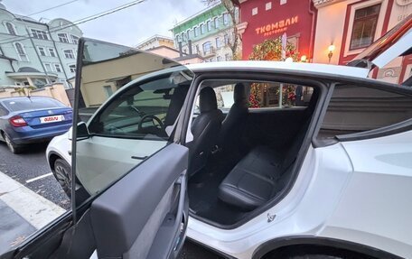 Tesla Model Y I, 2022 год, 4 000 000 рублей, 9 фотография