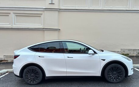 Tesla Model Y I, 2022 год, 4 000 000 рублей, 3 фотография