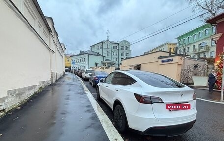 Tesla Model Y I, 2022 год, 4 000 000 рублей, 4 фотография