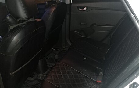 Hyundai Solaris II рестайлинг, 2017 год, 850 000 рублей, 3 фотография