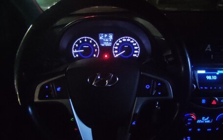 Hyundai Solaris II рестайлинг, 2016 год, 1 200 000 рублей, 6 фотография