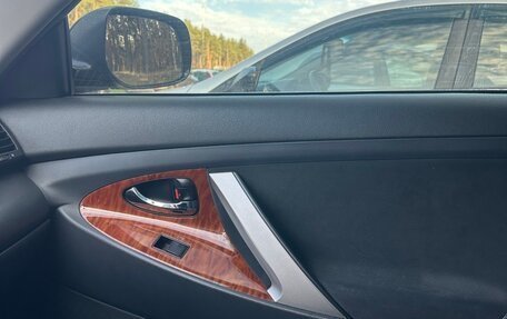 Toyota Camry, 2008 год, 1 300 000 рублей, 9 фотография