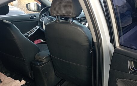 Hyundai Solaris II рестайлинг, 2011 год, 600 000 рублей, 8 фотография