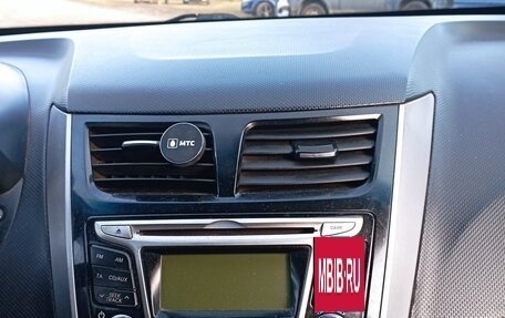 Hyundai Solaris II рестайлинг, 2011 год, 600 000 рублей, 11 фотография