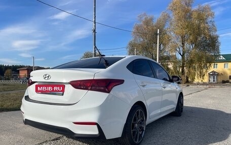 Hyundai Solaris II рестайлинг, 2018 год, 1 050 000 рублей, 2 фотография