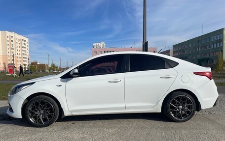 Hyundai Solaris II рестайлинг, 2018 год, 1 050 000 рублей, 5 фотография