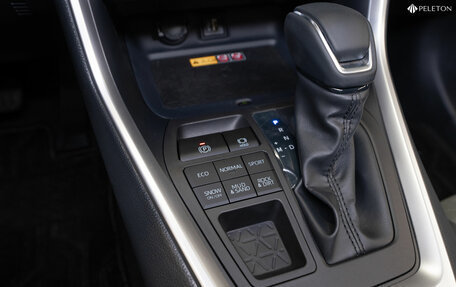 Toyota RAV4, 2025 год, 4 290 000 рублей, 22 фотография