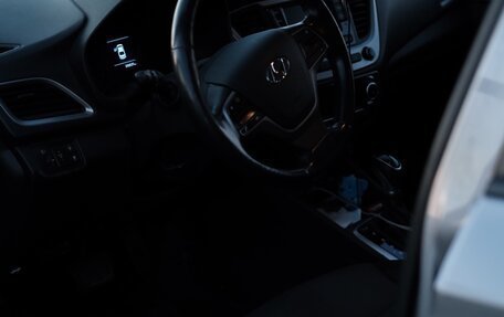 Hyundai Solaris II рестайлинг, 2018 год, 1 050 000 рублей, 5 фотография