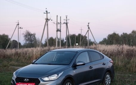 Hyundai Solaris II рестайлинг, 2018 год, 1 050 000 рублей, 2 фотография