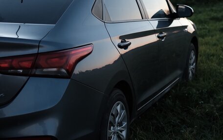 Hyundai Solaris II рестайлинг, 2018 год, 1 050 000 рублей, 9 фотография