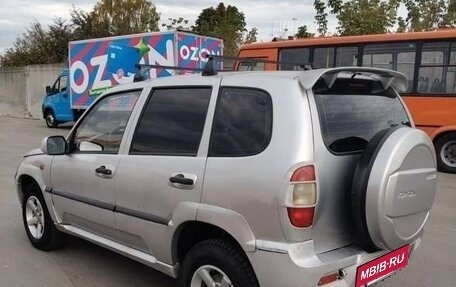 Chevrolet Niva I рестайлинг, 2005 год, 195 000 рублей, 2 фотография